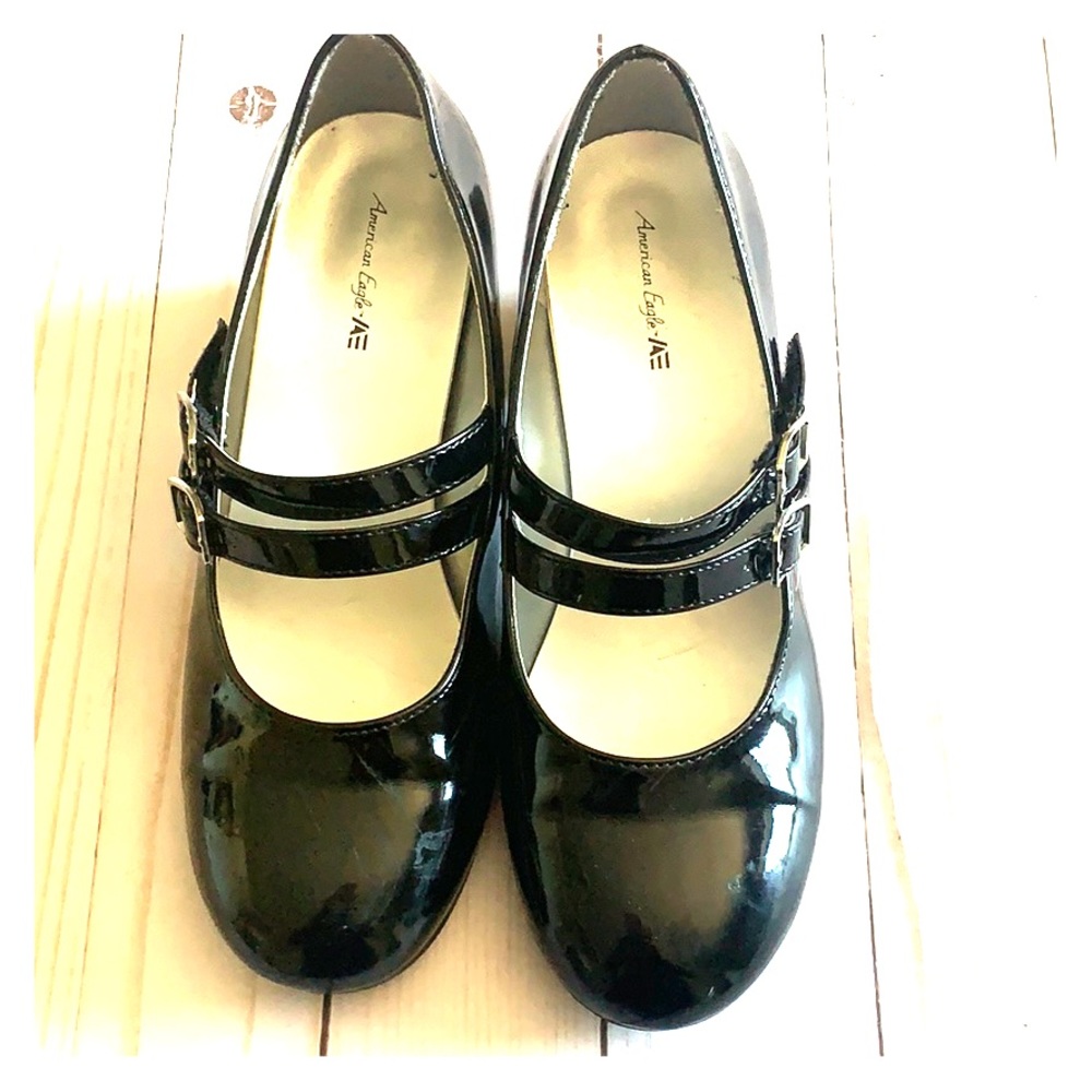 Black dress shoes